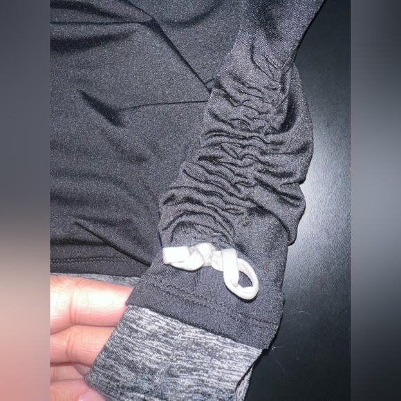 Women's Kiwi Kate Black & Grey Racerback Athletic tank with cinching sides Sz M - Picture 7 of 8